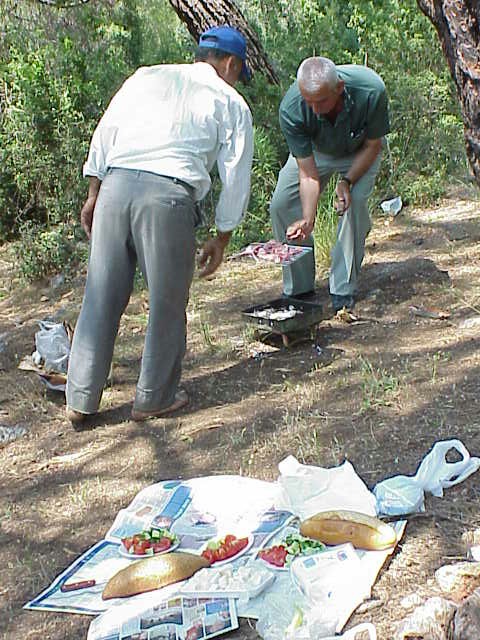   Preparing picnic lunch & BBQ           Caykoy